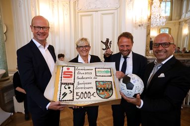 Markus Grawe, Preisträgerin Renate Wolf , OB Uwe Richrath und Uwe Beenen